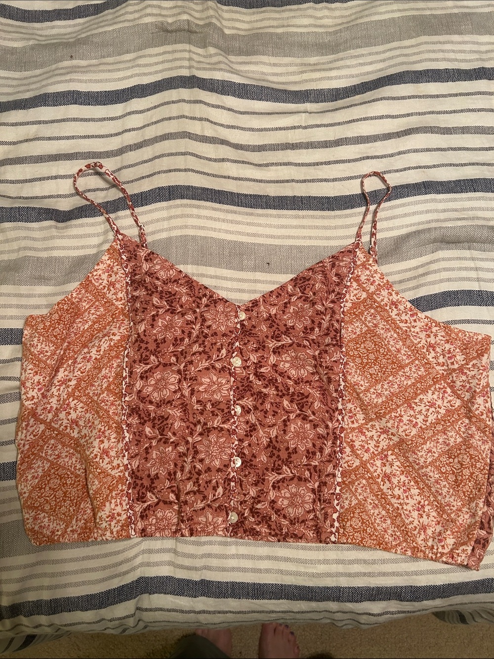 American Eagle Outfitters Floral Button-Front Crop Top in Rust and Cream